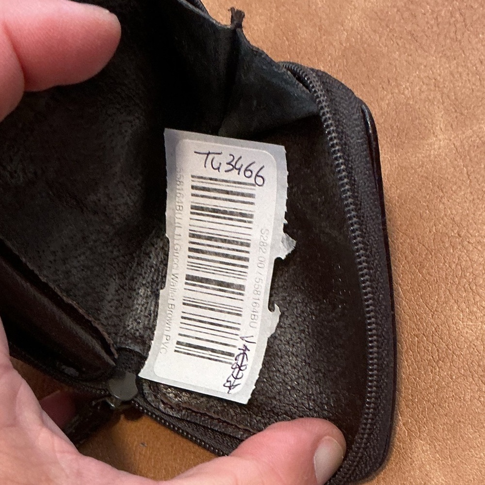 Authentic Gucci Wallet
🚨no discount this cardigan original price is 589 $ - Picture 8 of 11
